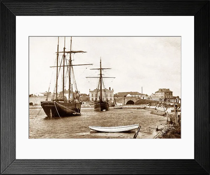 Framed Print : Dungarvan Harbour early 1900s Framed Print : Dungarvan Harbour early 1900s