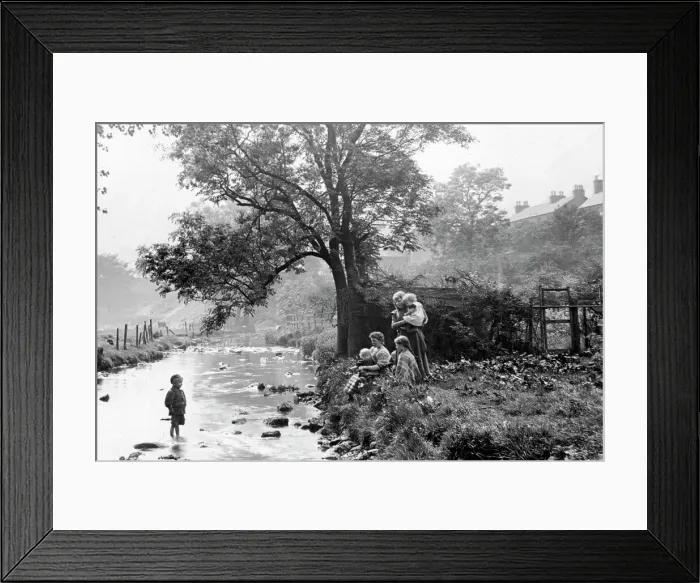 Framed Print : Playing in the river at Duntocher, Scotland, early 1900s Framed Print : Playing in the river at Duntocher, Scotland, early 1900s