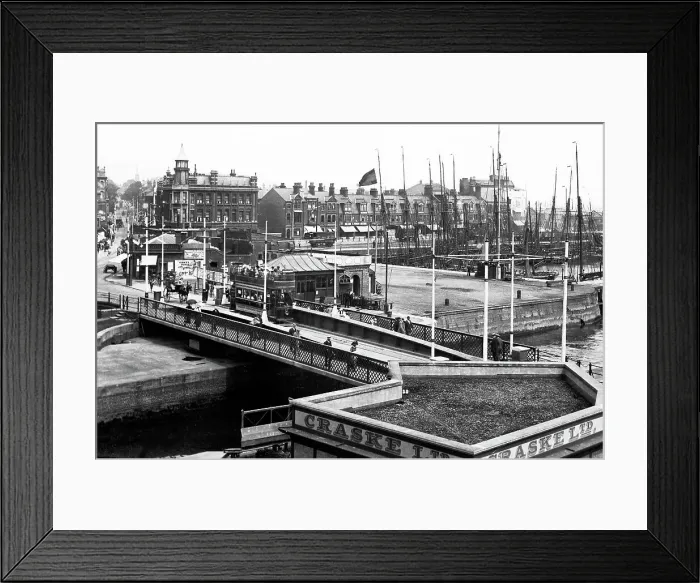 Framed Print : Swing Bridge, Lowestof early 1900's Framed Print : Swing Bridge, Lowestof early 1900's