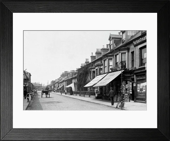 Framed Print : Lowestoft Tonning Street early 1900s Framed Print : Lowestoft Tonning Street early 1900s