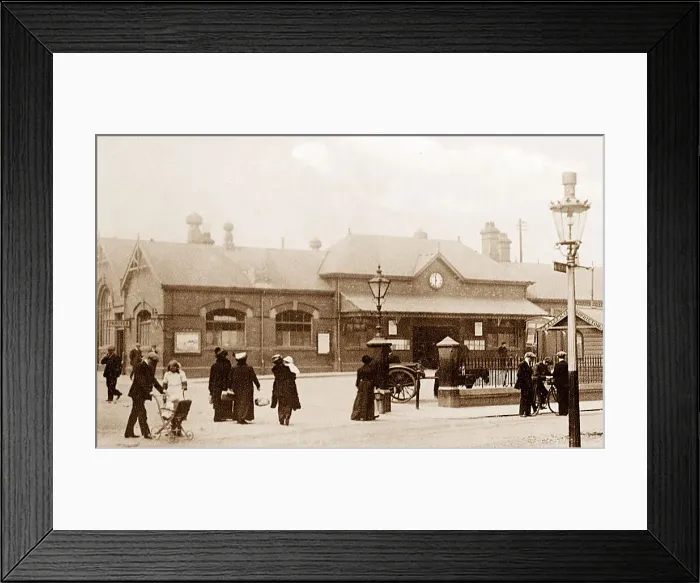 Framed Print : Railway Station, Blyth Northumberland early 1900's Framed Print : Railway Station, Blyth Northumberland early 1900's