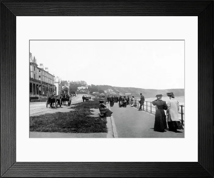 Framed Print : Filey Promenade early 1900s Framed Print : Filey Promenade early 1900s