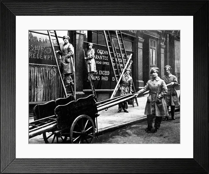Framed Print : Women window cleaners, Newcastle upon Tyne Framed Print : Women window cleaners, Newcastle upon Tyne