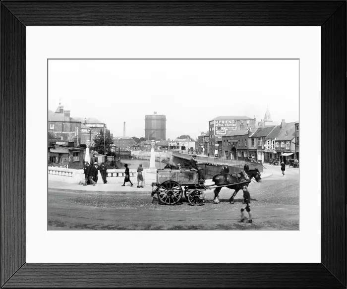 Framed Print : Wisbech Nene Quay and New Bridge early 1900s Framed Print : Wisbech Nene Quay and New Bridge early 1900s