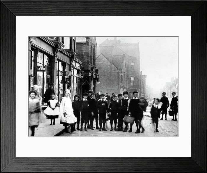 Framed Print : Wombwell High Street early 1900s Framed Print : Wombwell High Street early 1900s