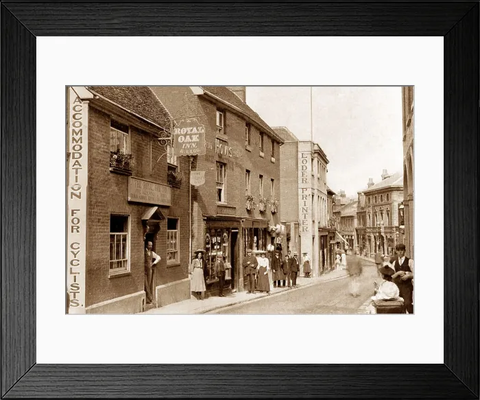 Framed Print : Royal Oak, Woodbridge Framed Print : Royal Oak, Woodbridge