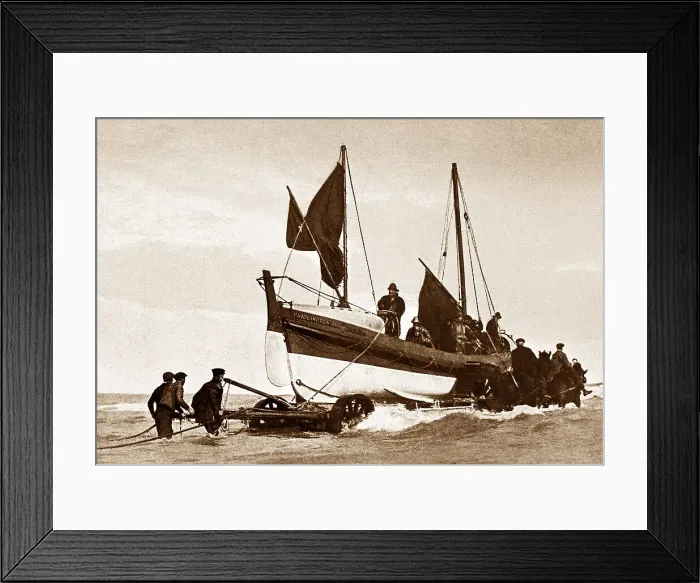 Framed Print : Bridlington Lifeboat early 1900s Framed Print : Bridlington Lifeboat early 1900s
