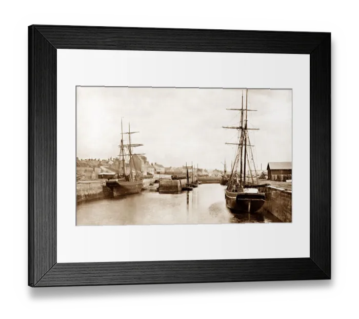 Framed Print : Burghead Harbour early 1900s Framed Print : Burghead Harbour early 1900s