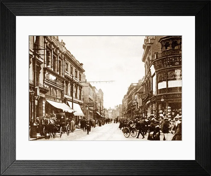 Framed Print : Burton-on-Trent High Street early 1900s Framed Print : Burton-on-Trent High Street early 1900s