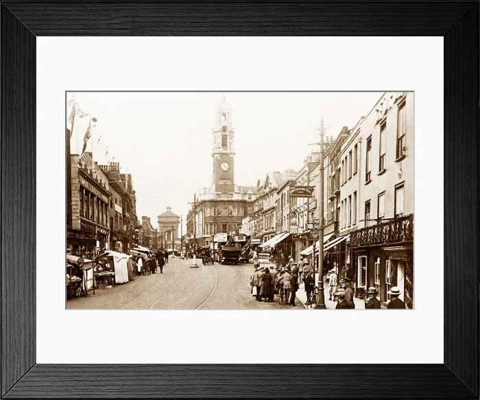 Framed Print : Colchester High Street probably 1902s Framed Print : Colchester High Street probably 1902s