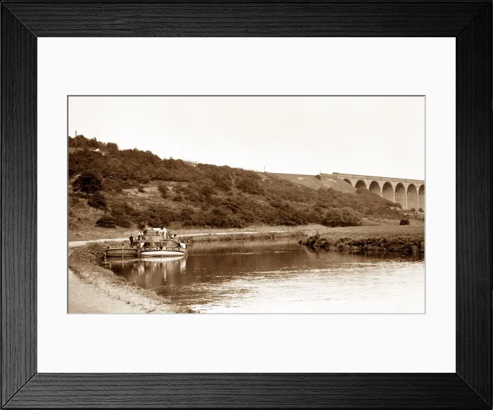 Framed Print : Barge on River Don, Conisbrough Framed Print : Barge on River Don, Conisbrough
