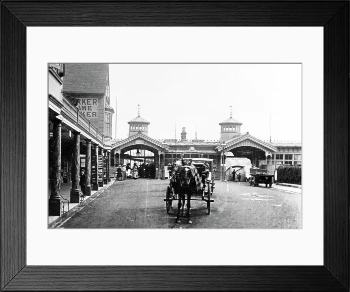Framed Print : Cowes Entrance to Steamers Isle of Wight early 1900s Framed Print : Cowes Entrance to Steamers Isle of Wight early 1900s