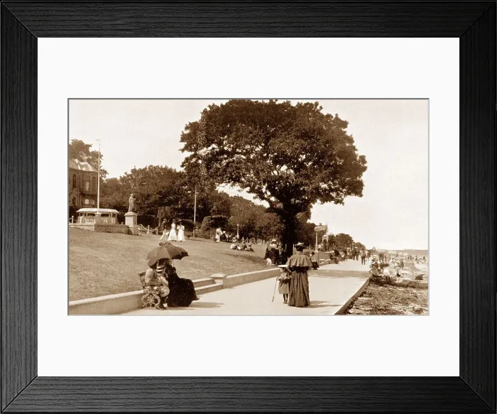Framed Print : Cowes The Green Isle of Wight early 1900s Framed Print : Cowes The Green Isle of Wight early 1900s