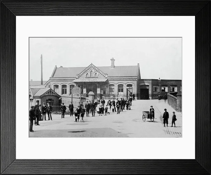 Framed Print : Workington Railway Station early 1900s Framed Print : Workington Railway Station early 1900s