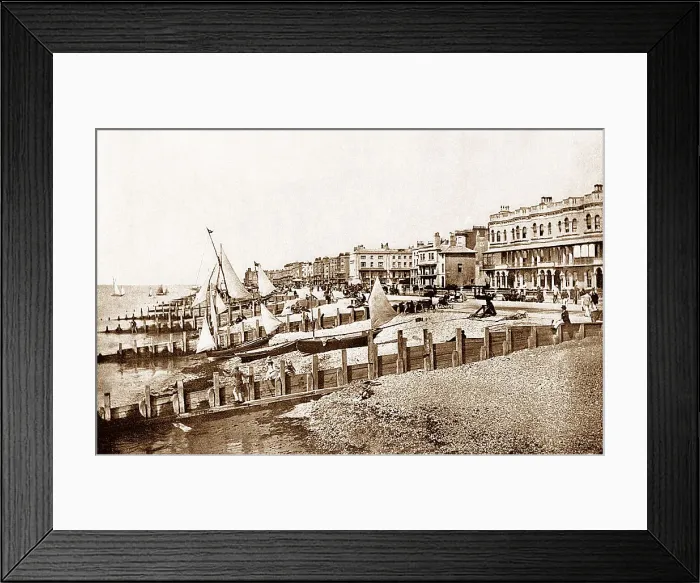 Framed Print : Worthing beach Framed Print : Worthing beach