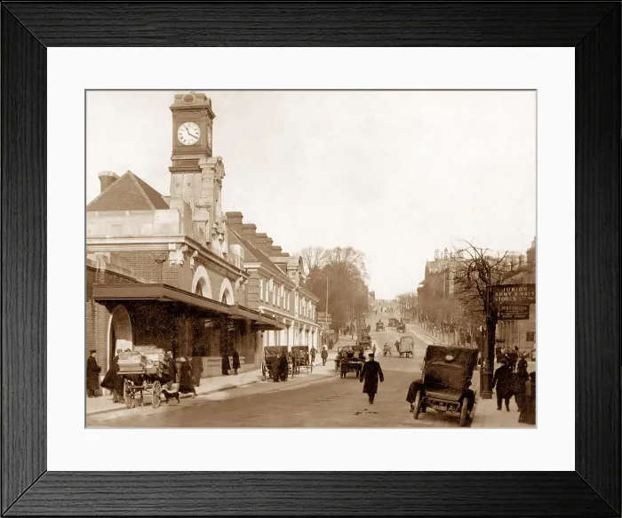 Framed Print : Tunbridge Wells Railway Station Framed Print : Tunbridge Wells Railway Station