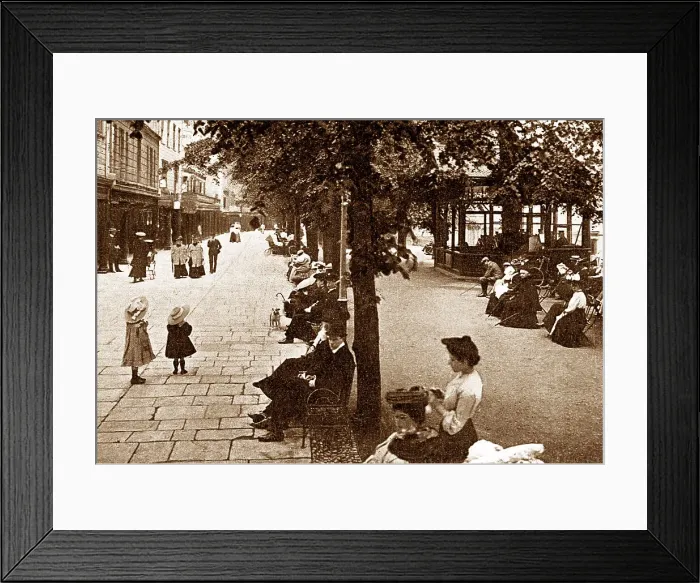 Framed Print : Pantiles, Tunbridge Wells Framed Print : Pantiles, Tunbridge Wells