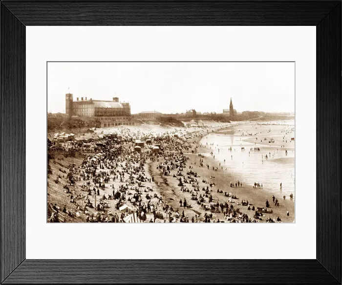 Framed Print : Long Sands, Tynemouth Framed Print : Long Sands, Tynemouth