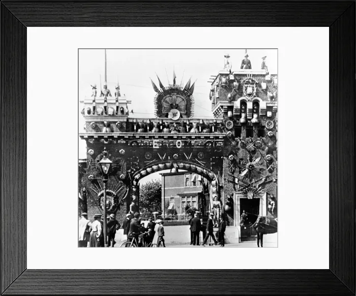 Framed Print : Portsmouth Gunwharf Gate early 1900s Framed Print : Portsmouth Gunwharf Gate early 1900s