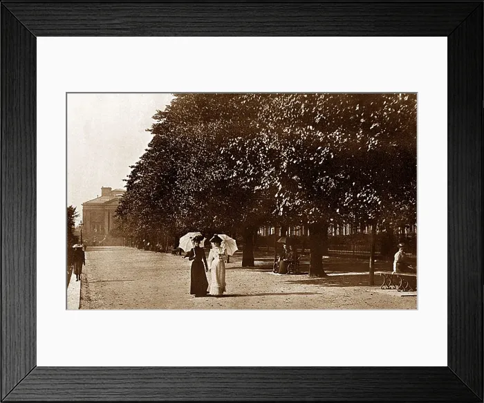 Framed Print : Avenham Walk, Preston Framed Print : Avenham Walk, Preston