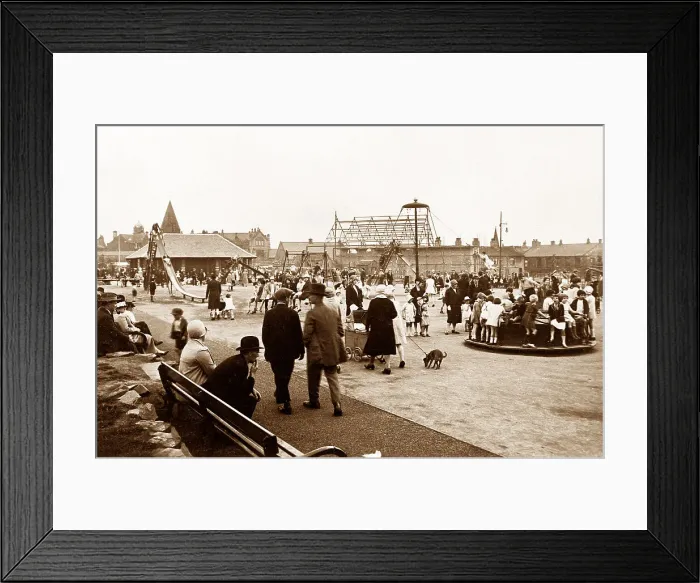 Framed Print : Park, Pudsey Framed Print : Park, Pudsey
