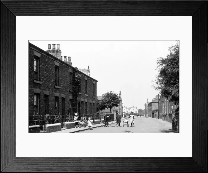 Framed Print : Fieldside, Crowle Framed Print : Fieldside, Crowle