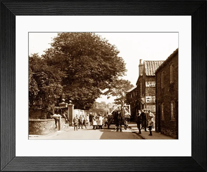 Framed Print : Crowle High Street early 1900s Framed Print : Crowle High Street early 1900s