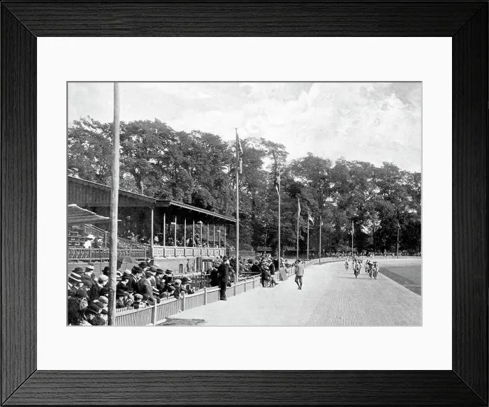 Framed Print : Herne Hill Velodrome London Cycle Racing early 1900s Framed Print : Herne Hill Velodrome London Cycle Racing early 1900s