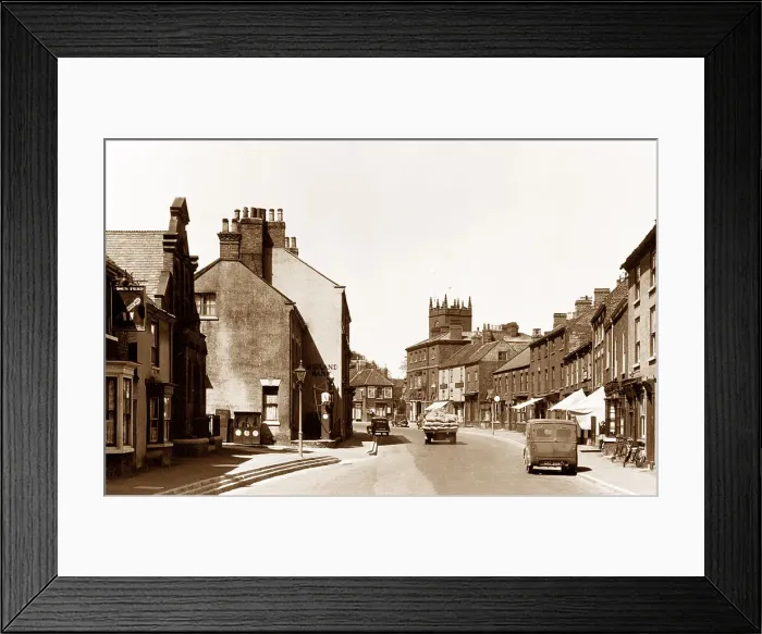 Framed Print : High Street, Market Weighton 1930s Framed Print : High Street, Market Weighton 1930s