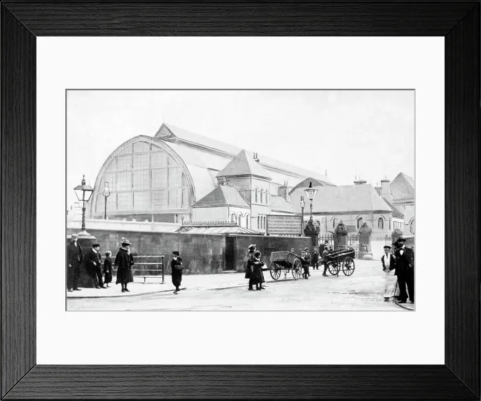 Framed Print : Middlesbrough Railway Station early 1900s Framed Print : Middlesbrough Railway Station early 1900s