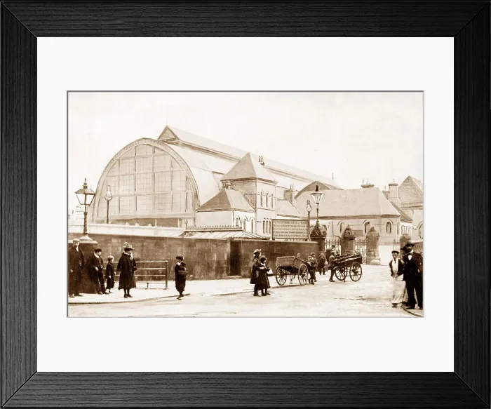 Framed Print : Middlesbrough Railway Station Framed Print : Middlesbrough Railway Station