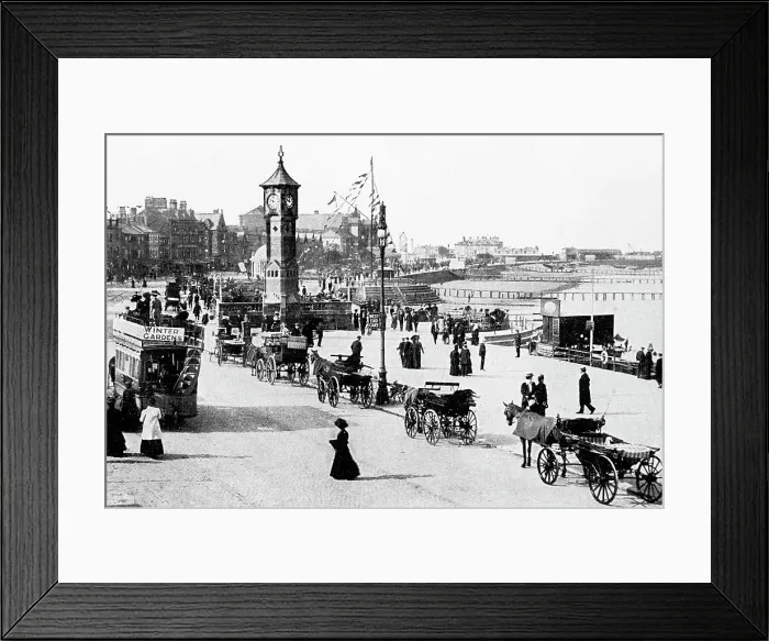 Framed Print : Morecambe Promenade Framed Print : Morecambe Promenade