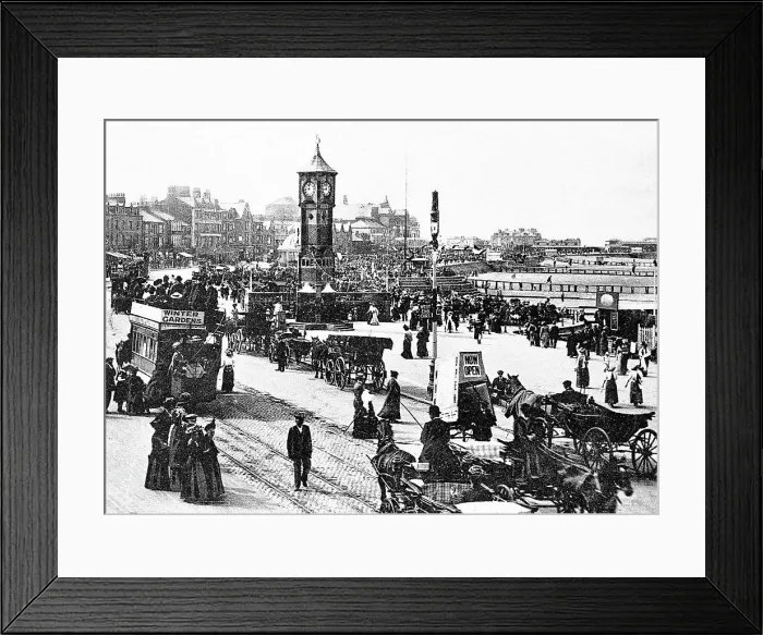 Framed Print : Morecambe Promenade Framed Print : Morecambe Promenade