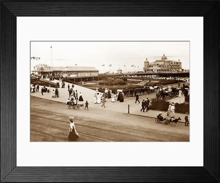 Framed Print : Britannia Pier, Great Yarmouth Framed Print : Britannia Pier, Great Yarmouth