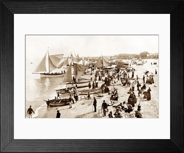 Framed Print : Great Yarmouth Beach early 1900s Framed Print : Great Yarmouth Beach early 1900s