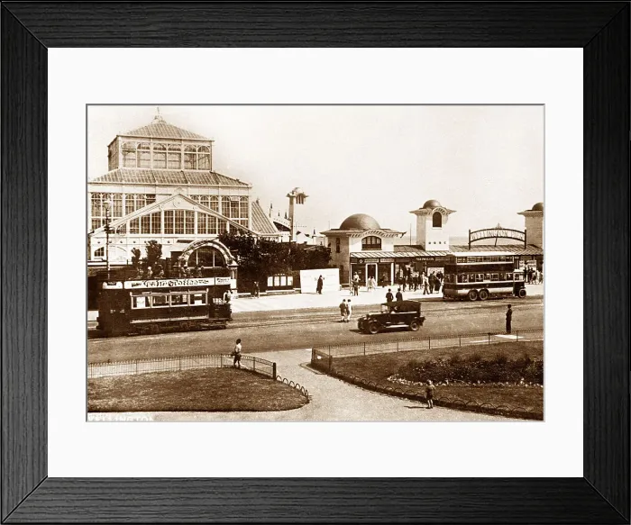 Framed Print : Great Yarmouth Wellington Pier and Winter Gardens Framed Print : Great Yarmouth Wellington Pier and Winter Gardens