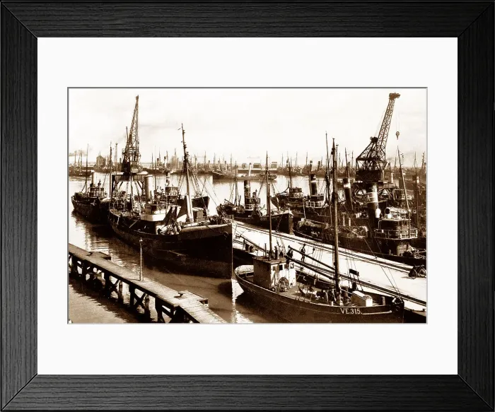 Framed Print : Grimsby Docks Framed Print : Grimsby Docks