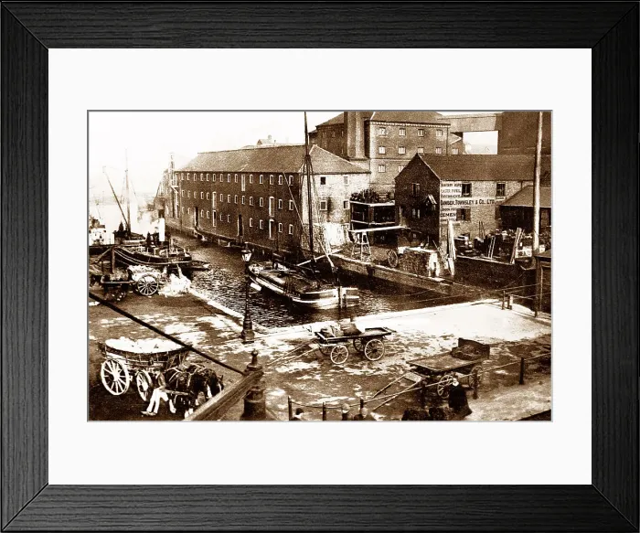 Framed Print : River Head, Grimsby Framed Print : River Head, Grimsby