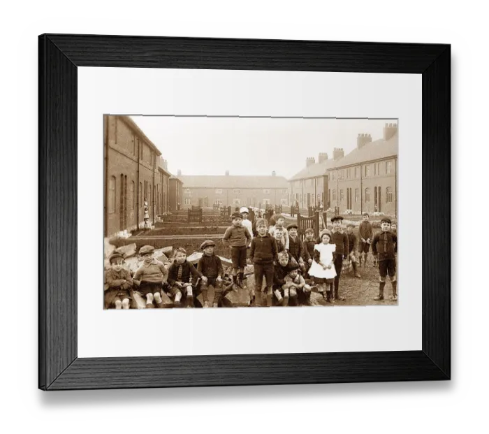 Framed Print : Newstead Avenue, Hemsworth Framed Print : Newstead Avenue, Hemsworth