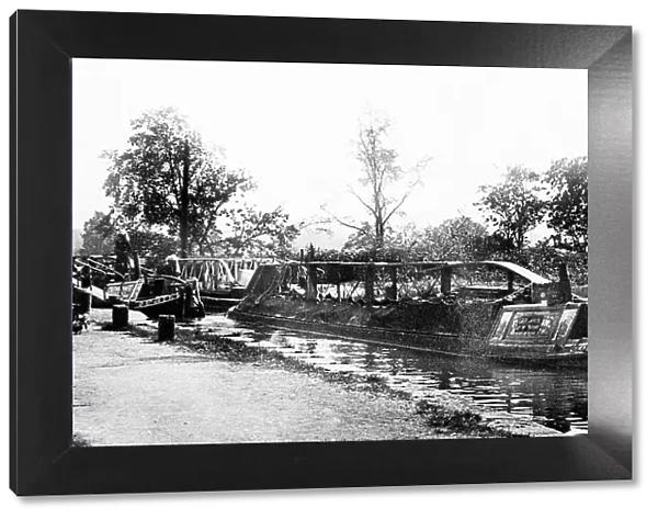Stony Stratford The Canal Cosgrave Locks early 1900s