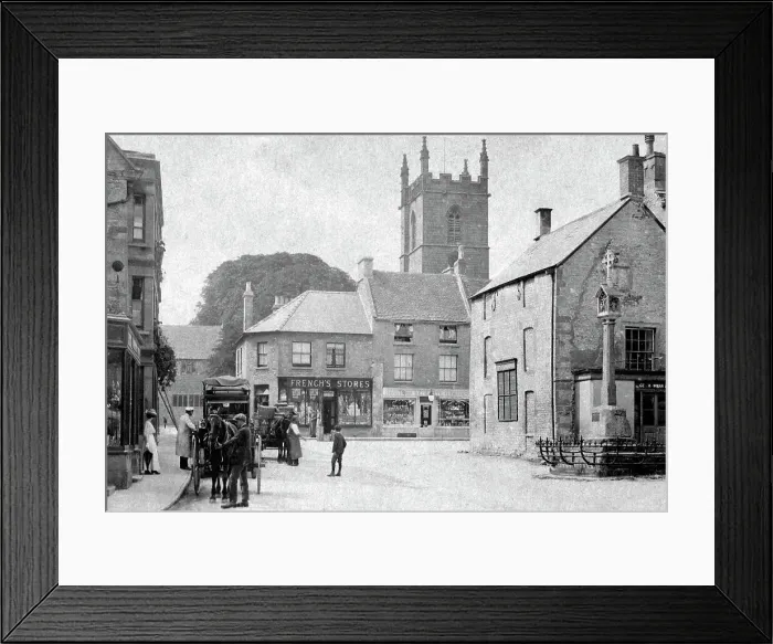 Framed Print : The Square, Stow on the Wold Framed Print : The Square, Stow on the Wold