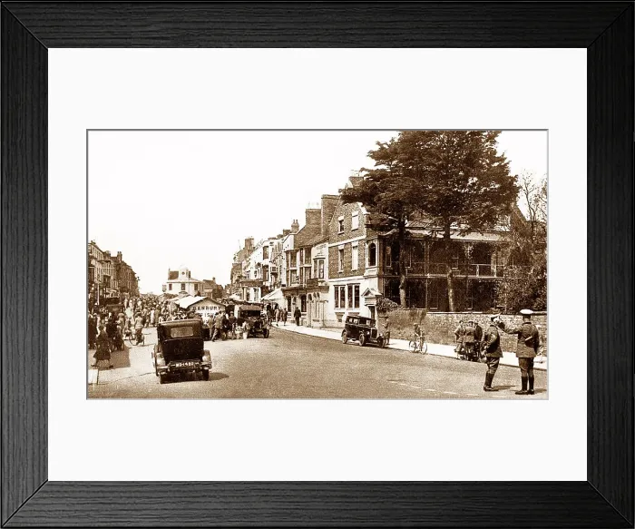 Framed Print : Stratford-upon-Avon Bridge Street probably 1930s Framed Print : Stratford-upon-Avon Bridge Street probably 1930s
