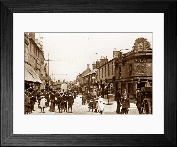 Framed Print : Fleet Street, Swindon Framed Print : Fleet Street, Swindon