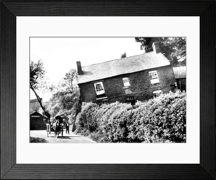 Framed Print : Himley Crooked House early 1900s Framed Print : Himley Crooked House early 1900s