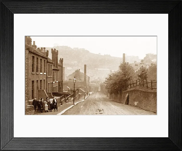 Framed Print : Dunford Road, Holmfirth