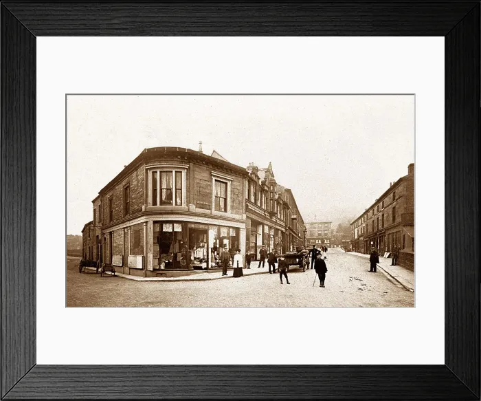 Framed Print : Victoria Square, Holmfirth Framed Print : Victoria Square, Holmfirth