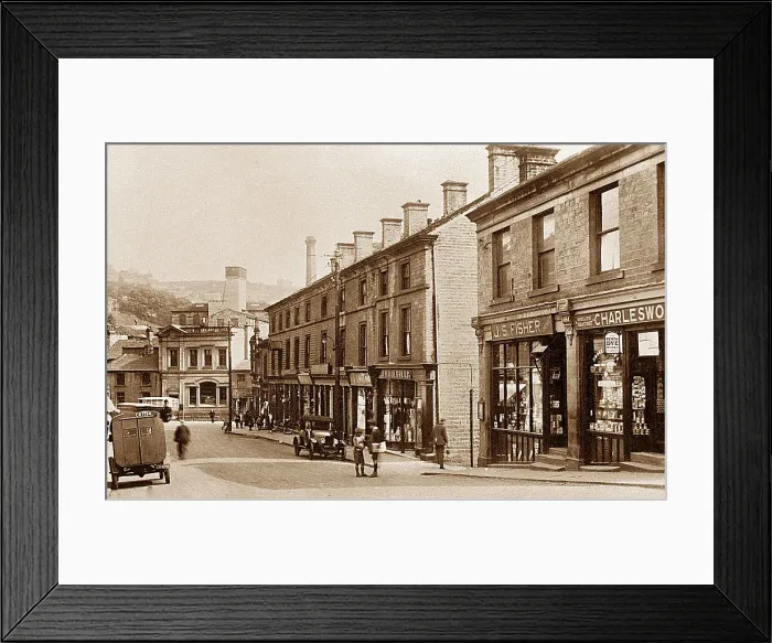 Framed Print : Victoria Street, Holmfirth Framed Print : Victoria Street, Holmfirth