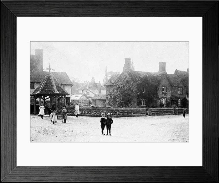 Framed Print : Hoxne Cross Street early 1900s Framed Print : Hoxne Cross Street early 1900s