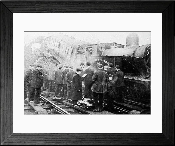 Framed Print : Railway accident, Huddersfield 21st April 1905 Framed Print : Railway accident, Huddersfield 21st April 1905