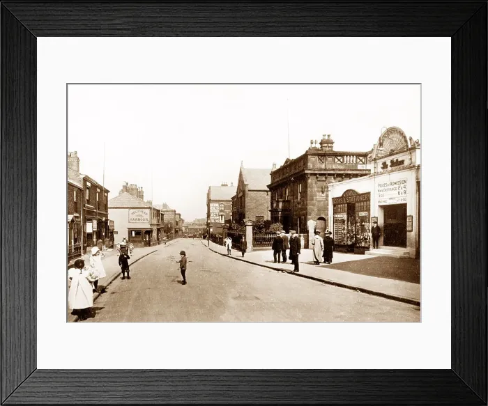 Framed Print : The Palace, High Street Runcorn Framed Print : The Palace, High Street Runcorn